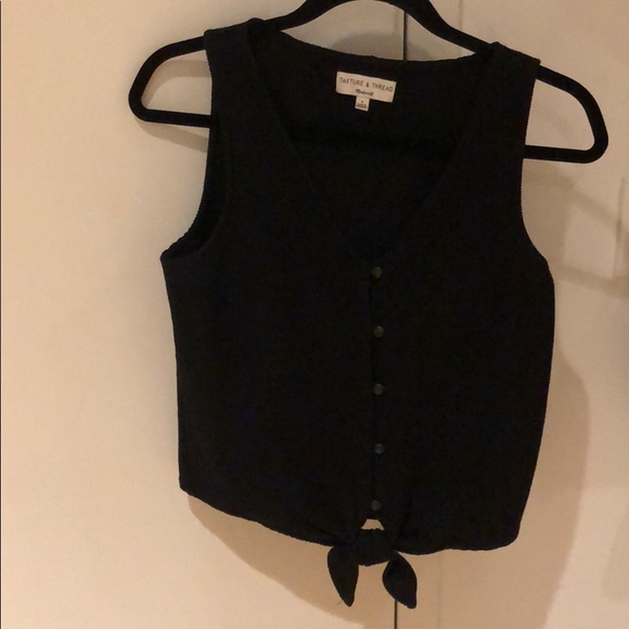Black Texture & Thread Button-Front Tie Tank Top - Picture 2 of 3
